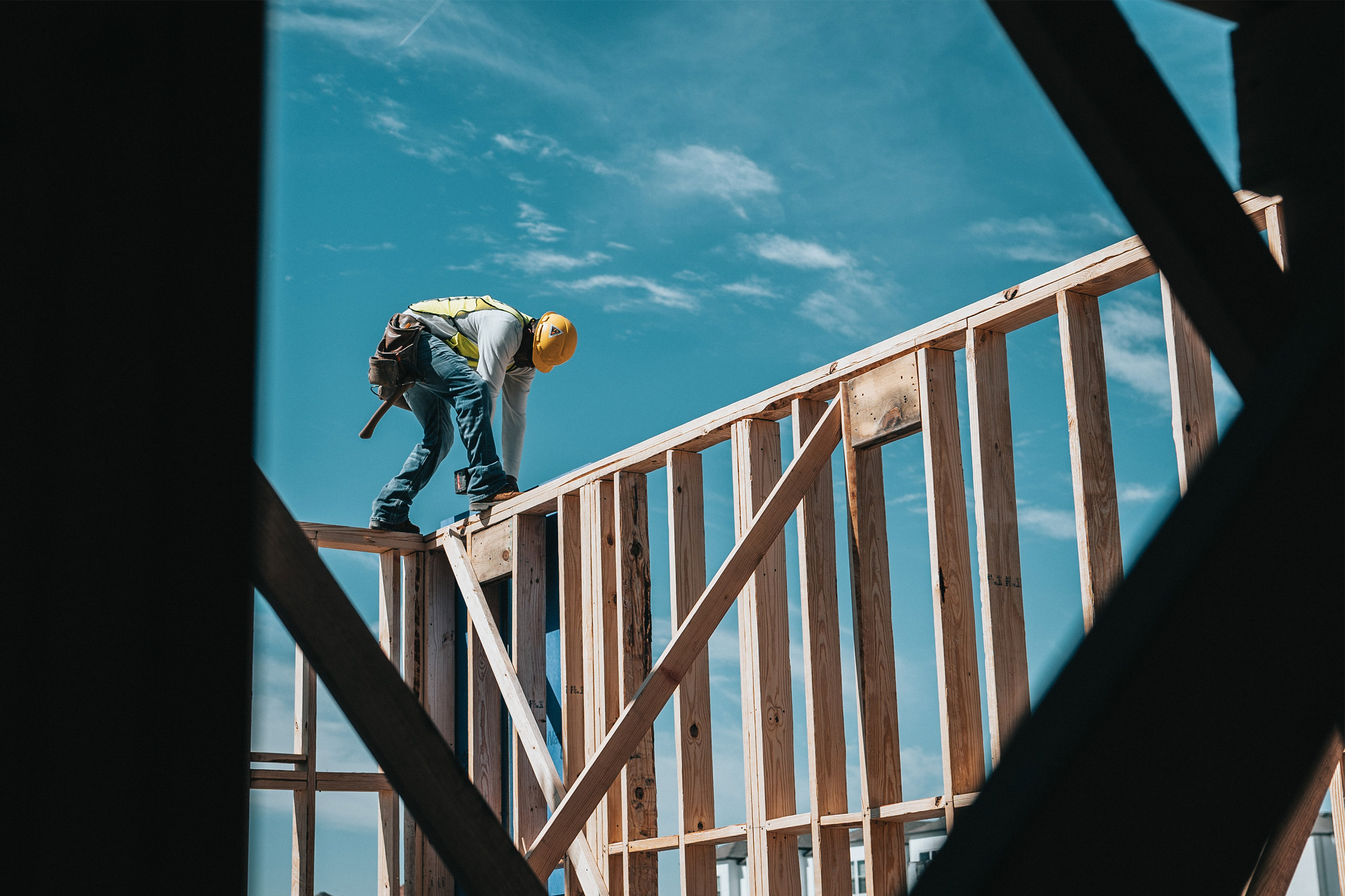 Financiamento para construção e compra de imóveis tem queda de 11,7% no semestre